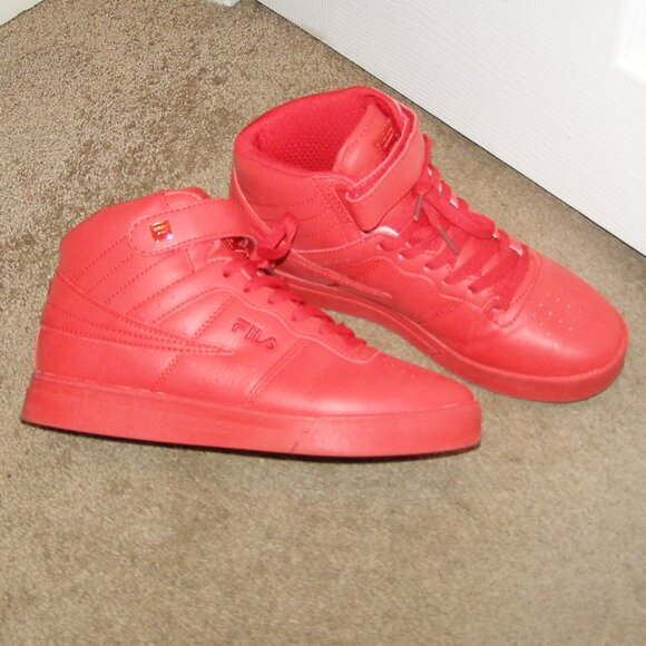 FILA Size 8.5 womens Low Top Sneakers With Box - Picture 12 of 16